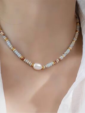 Shoushan Stone beaded necklace with a baroque freshwater pearl center
